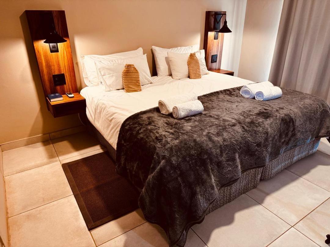Flying Ostrich Guesthouse & Self-Catering Accommodation Mariental Rum bild