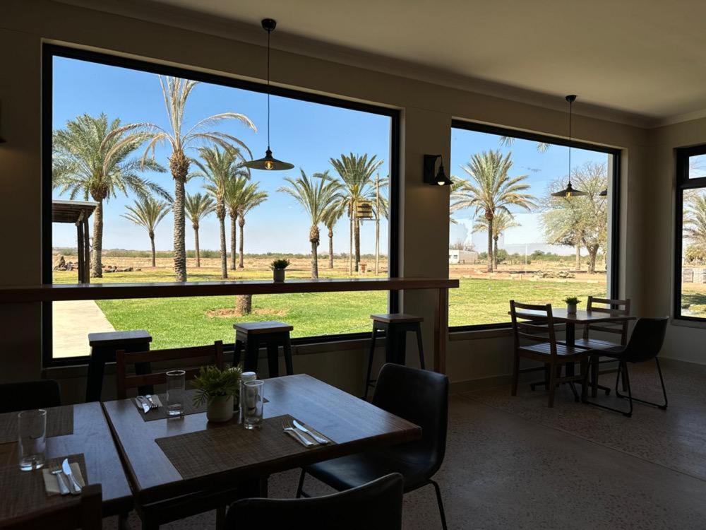Flying Ostrich Guesthouse & Self-Catering Accommodation Mariental Exteriör bild