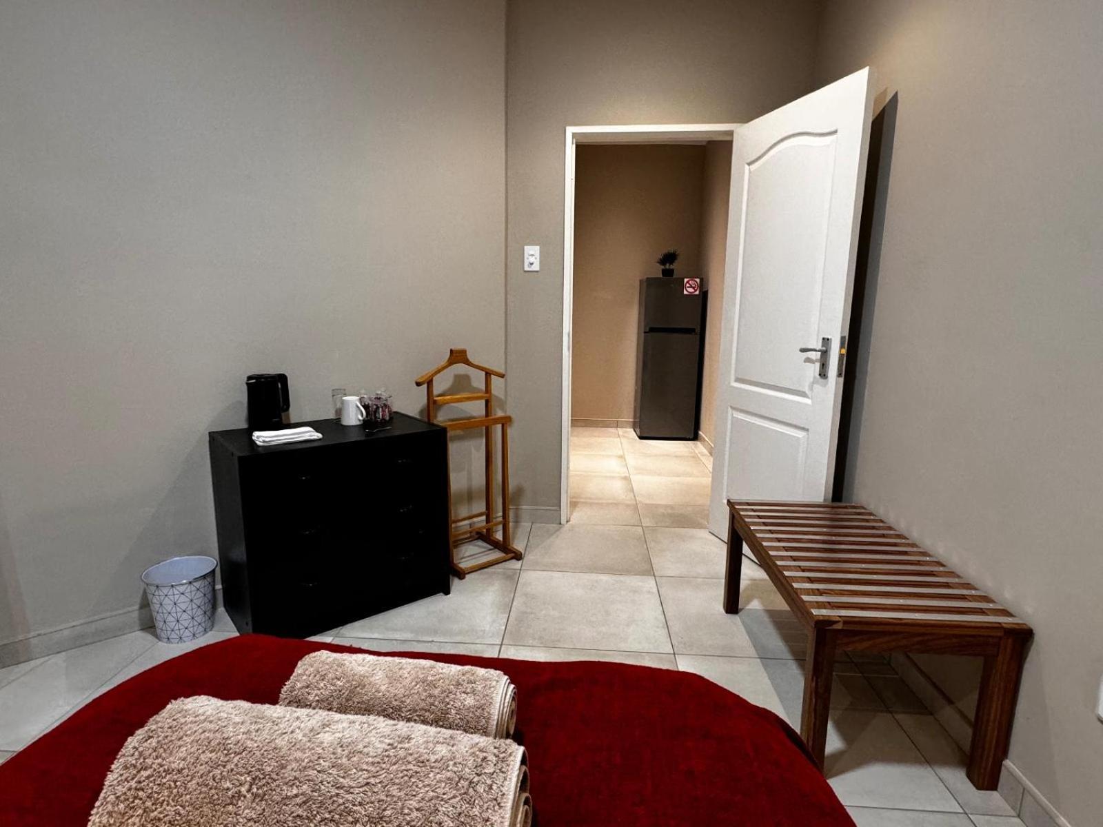 Flying Ostrich Guesthouse & Self-Catering Accommodation Mariental Rum bild